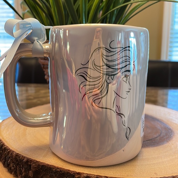 Rae Dunn/Disney Let it go Mug - Picture 2 of 2